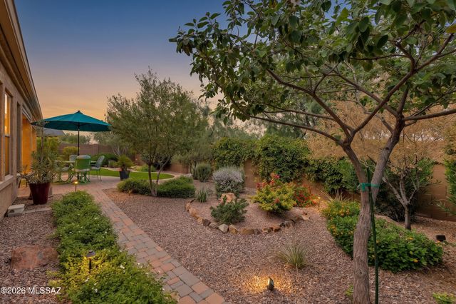 10003 N Fulbrook Way, Marana, AZ 85653