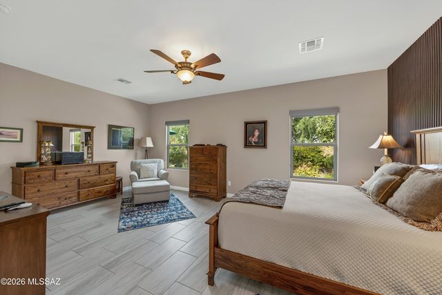 10003 N Fulbrook Way, Marana, AZ 85653