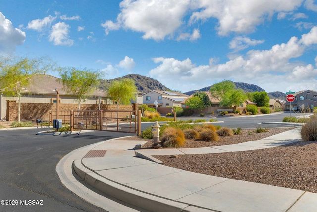 10003 N Fulbrook Way, Marana, AZ 85653