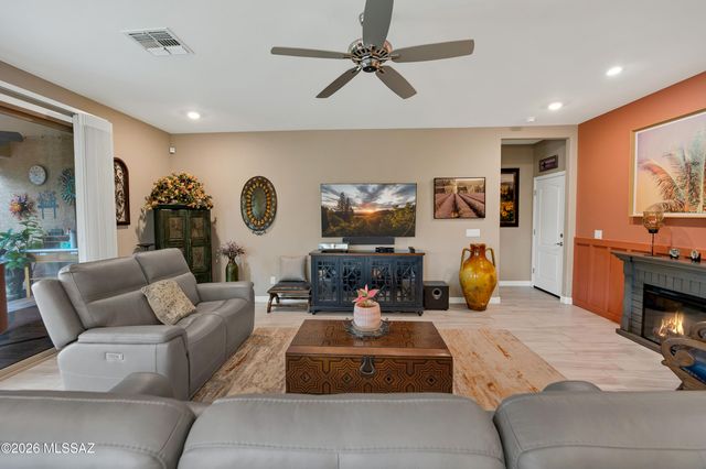 10003 N Fulbrook Way, Marana, AZ 85653