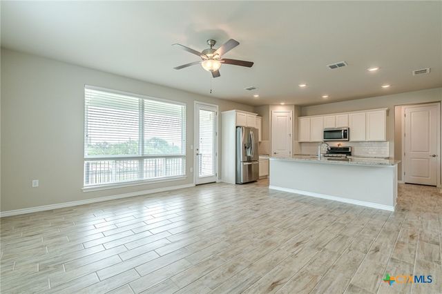 404 Eagle Drive 101, San Marcos, TX 78666