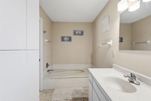 5109 PALM AIRE DRIVE, Sarasota, FL 34243