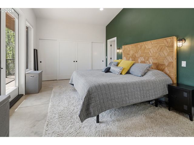 9735 Nw LILAC Ct, Portland, OR 97231