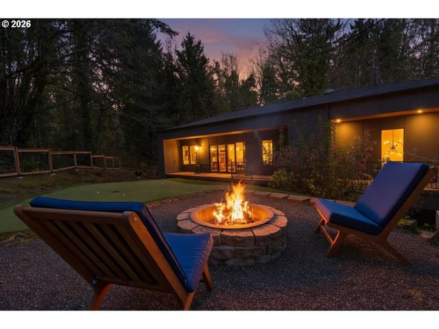 9735 Nw LILAC Ct, Portland, OR 97231