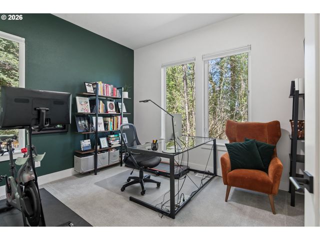 9735 Nw LILAC Ct, Portland, OR 97231