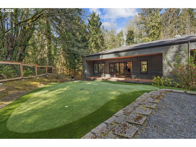9735 Nw LILAC Ct, Portland, OR 97231
