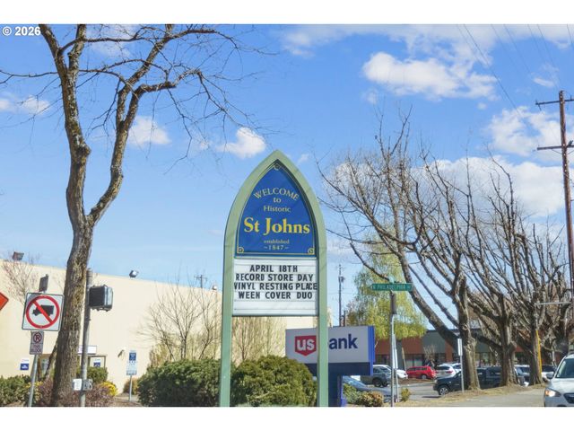 9735 Nw LILAC Ct, Portland, OR 97231