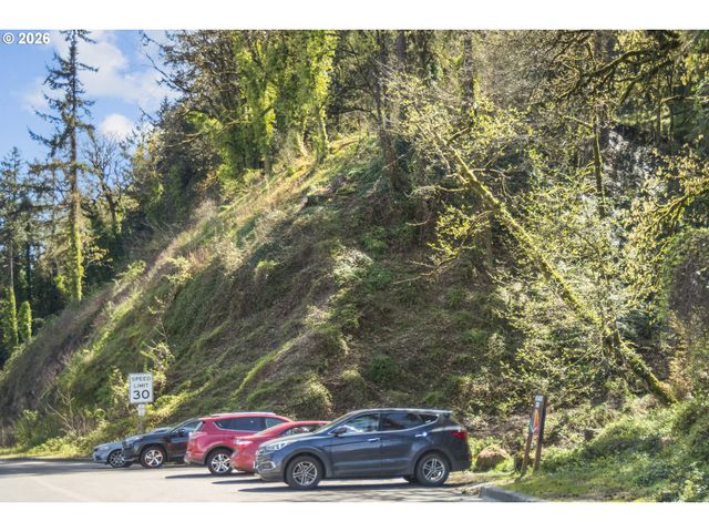 9735 Nw LILAC Ct, Portland, OR 97231