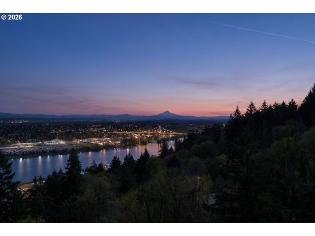 9735 Nw LILAC Ct, Portland, OR 97231
