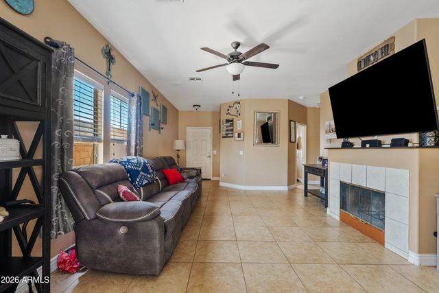 1002 S SLATER Circle, Mesa, AZ 85206
