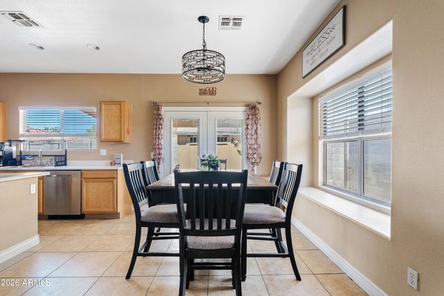 1002 S SLATER Circle, Mesa, AZ 85206