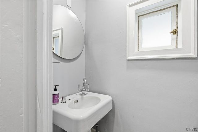 205 Highland Avenue, Syracuse, NY 13203