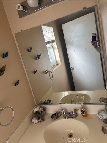 11545 Honeyglen, Pacoima (los Angeles), CA 91331