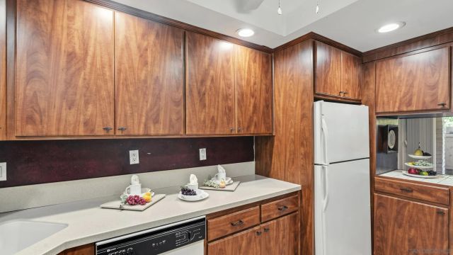 5931 Howell Drive 14, La Mesa, CA 91942