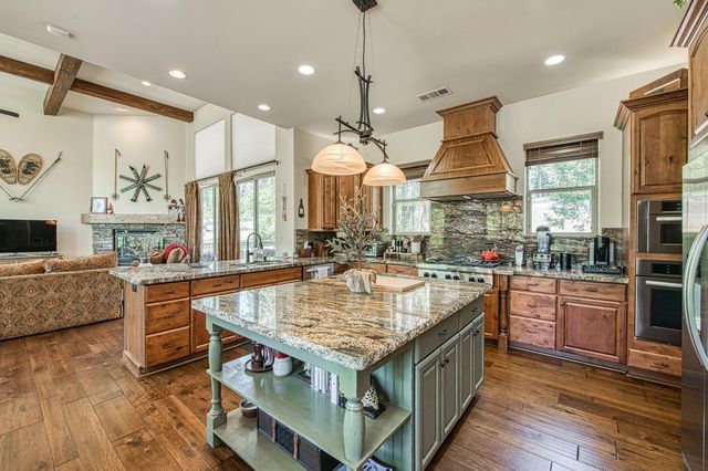 42021 Bretz Camp Lane, Shaver Lake, CA 93664