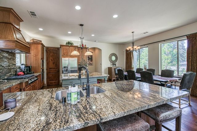 42021 Bretz Camp Lane, Shaver Lake, CA 93664