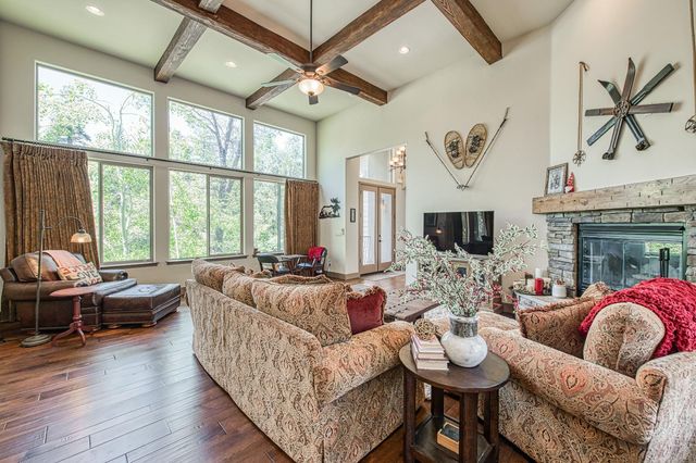 42021 Bretz Camp Lane, Shaver Lake, CA 93664