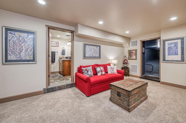 42021 Bretz Camp Lane, Shaver Lake, CA 93664
