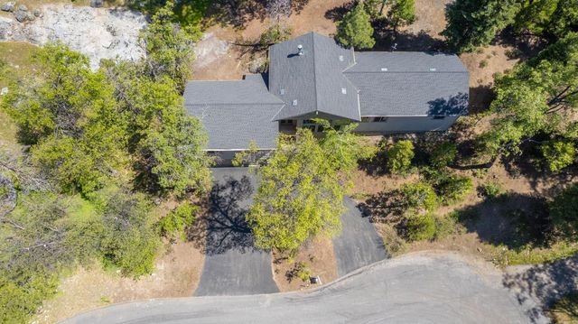 42021 Bretz Camp Lane, Shaver Lake, CA 93664
