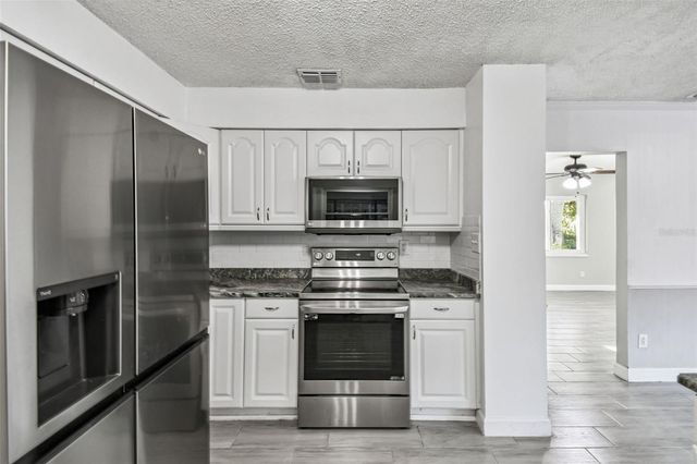 1222 LAKE ARIANA BOULEVARD, Auburndale, FL 33823