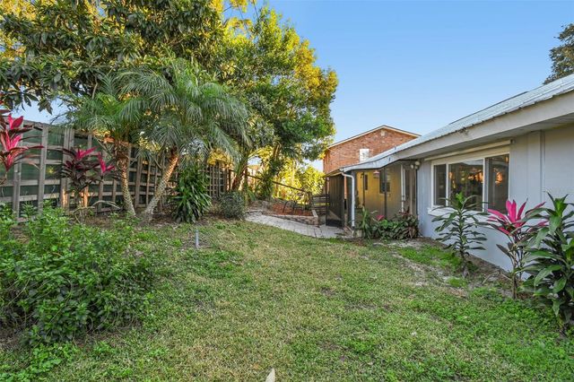 1222 LAKE ARIANA BOULEVARD, Auburndale, FL 33823