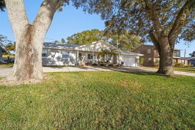 1222 LAKE ARIANA BOULEVARD, Auburndale, FL 33823