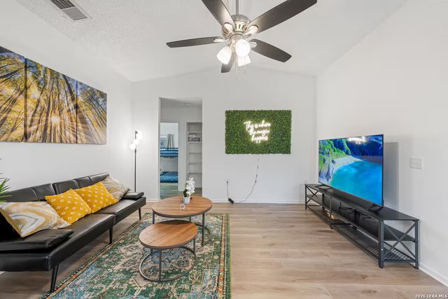 9603 Hollow, San Antonio, TX 78250