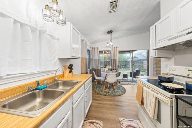 9603 Hollow, San Antonio, TX 78250