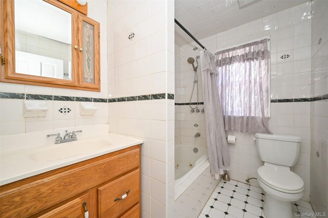 45-20 156th Streets, Flushing, NY 11355