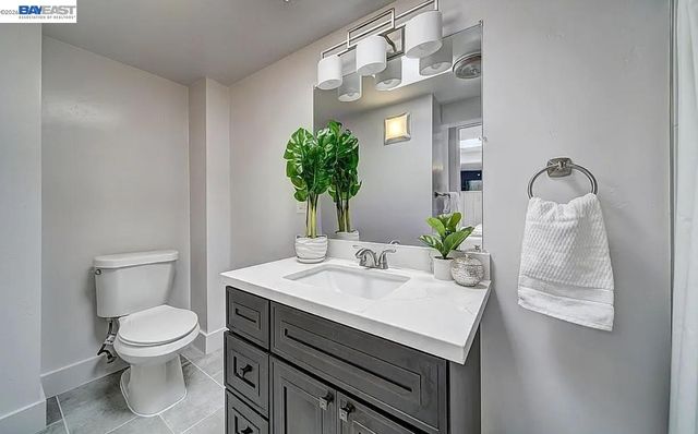 1451 13th Street 1, Oakland, CA 94607