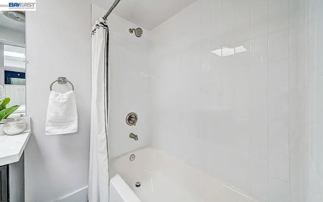 1451 13th Street 1, Oakland, CA 94607