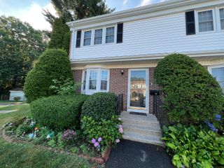 87 Salem Walk 87, Milford, CT 06460