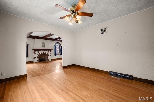 6319 Tholozan Avenue, St Louis, MO 63109