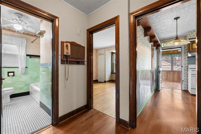 6319 Tholozan Avenue, St Louis, MO 63109