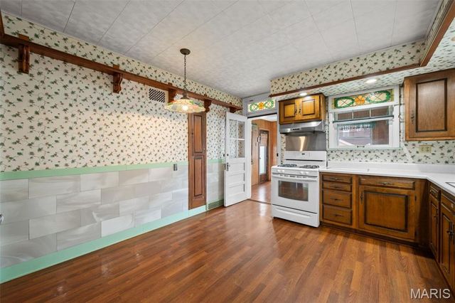 6319 Tholozan Avenue, St Louis, MO 63109