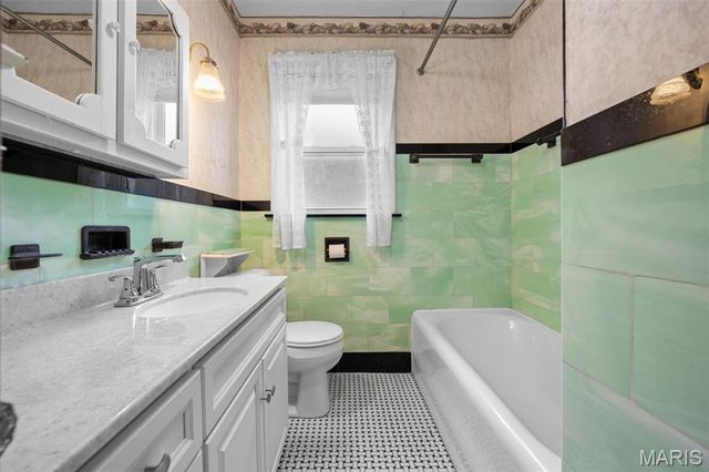 6319 Tholozan Avenue, St Louis, MO 63109