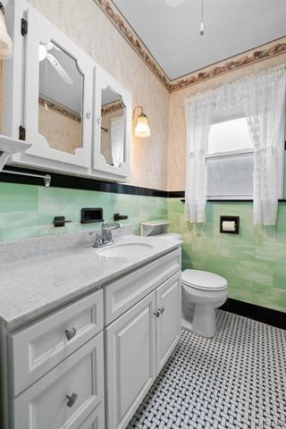 6319 Tholozan Avenue, St Louis, MO 63109