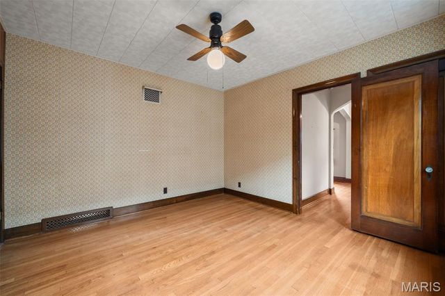 6319 Tholozan Avenue, St Louis, MO 63109
