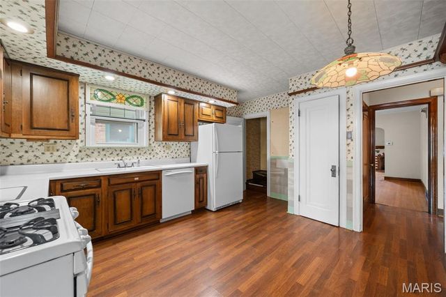 6319 Tholozan Avenue, St Louis, MO 63109