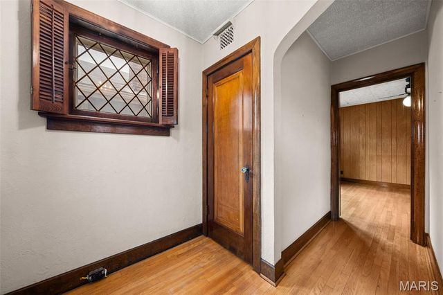 6319 Tholozan Avenue, St Louis, MO 63109