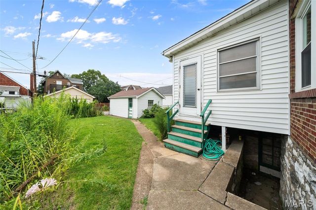 6319 Tholozan Avenue, St Louis, MO 63109