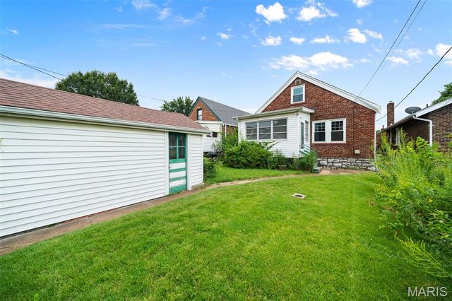 6319 Tholozan Avenue, St Louis, MO 63109