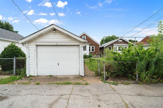 6319 Tholozan Avenue, St Louis, MO 63109