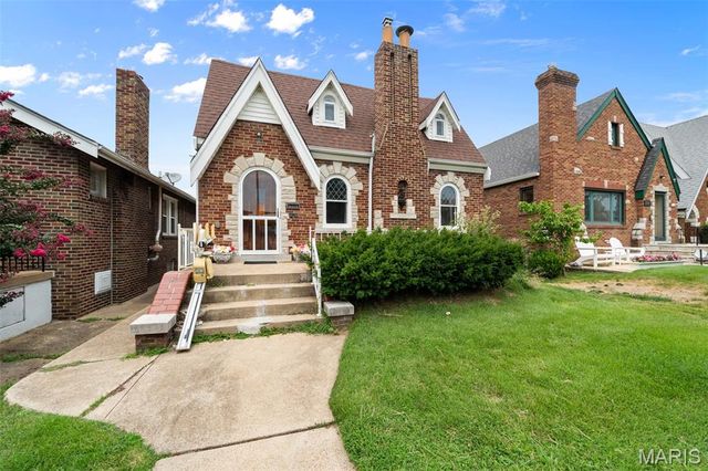 6319 Tholozan Avenue, St Louis, MO 63109