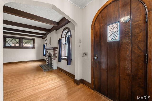 6319 Tholozan Avenue, St Louis, MO 63109