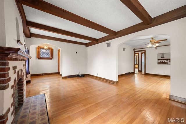 6319 Tholozan Avenue, St Louis, MO 63109