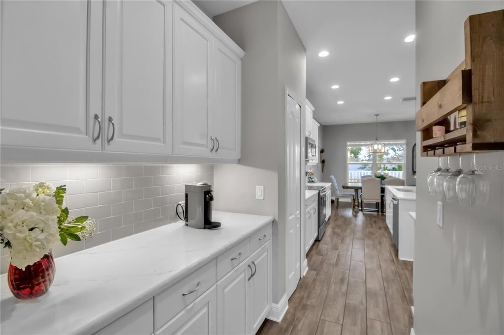 Image 11 of property listing at 7798 RIDGELAKE CIRCLE, Bradenton, FL 34203