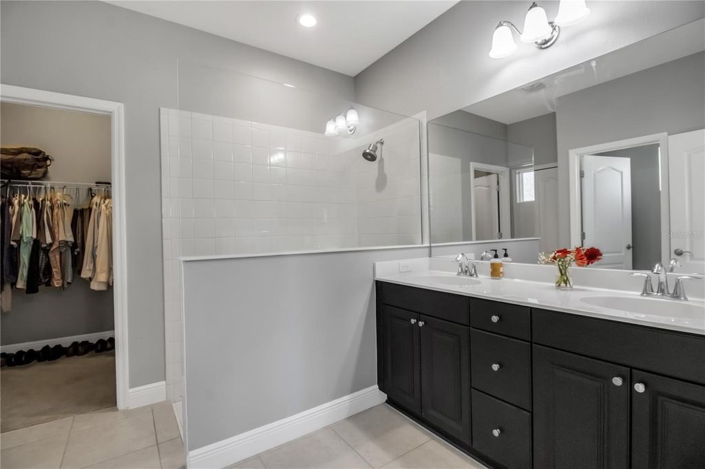 Image 21 of property listing at 7798 RIDGELAKE CIRCLE, Bradenton, FL 34203