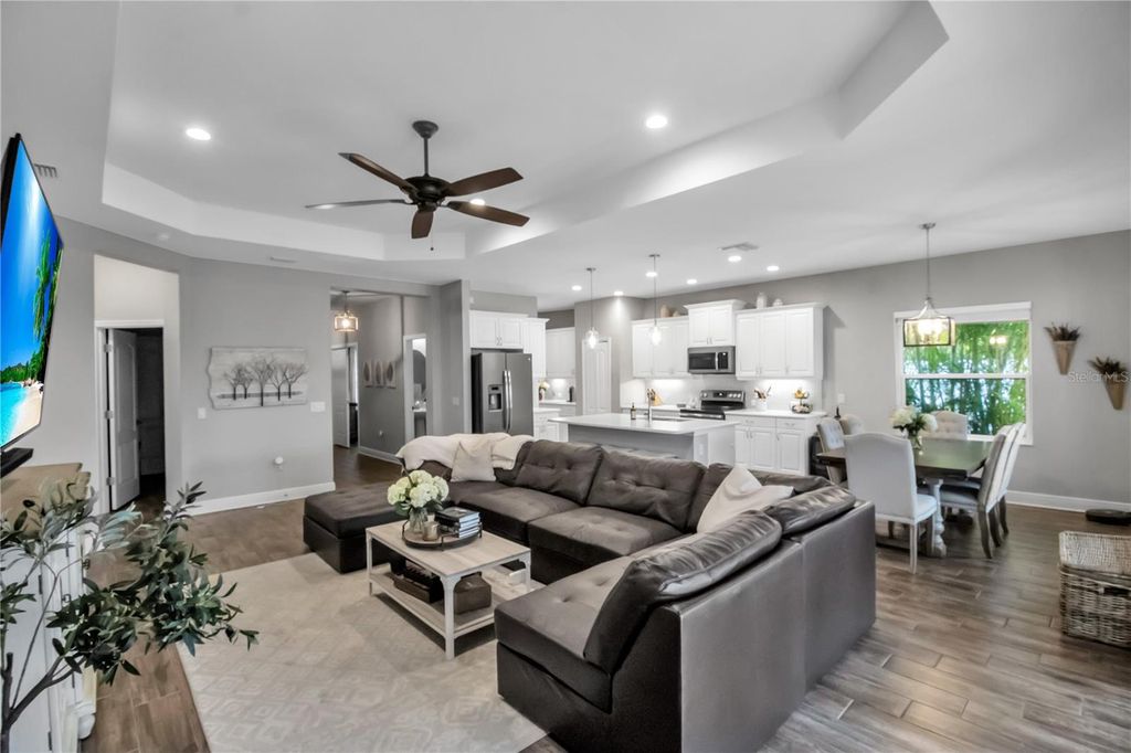 Image 8 of property listing at 7798 RIDGELAKE CIRCLE, Bradenton, FL 34203