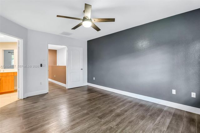 7782 Paddock Pl, Davie, FL 33328